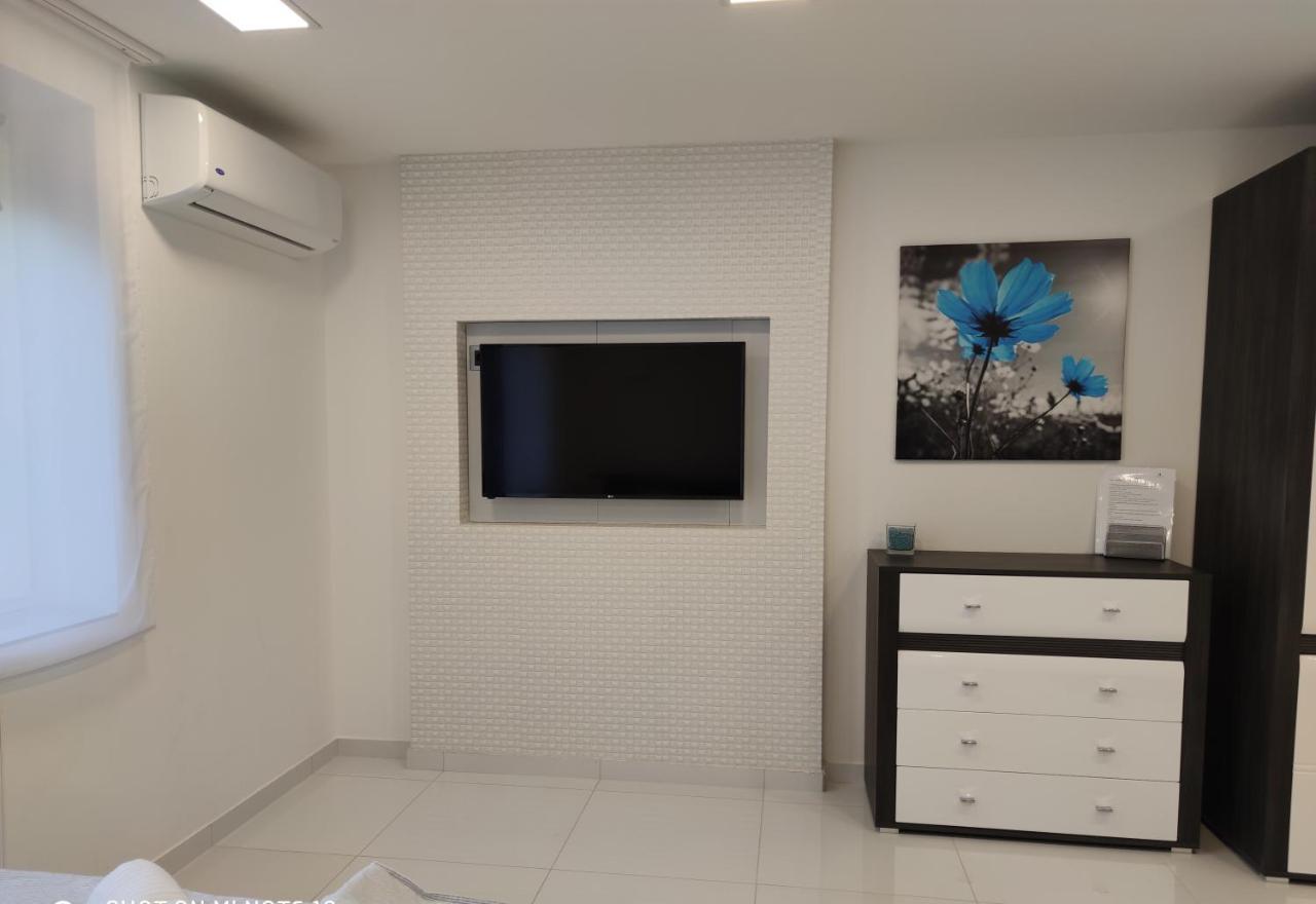 Aqua Solar Apartmanhaz Μίσκολτς Εξωτερικό φωτογραφία